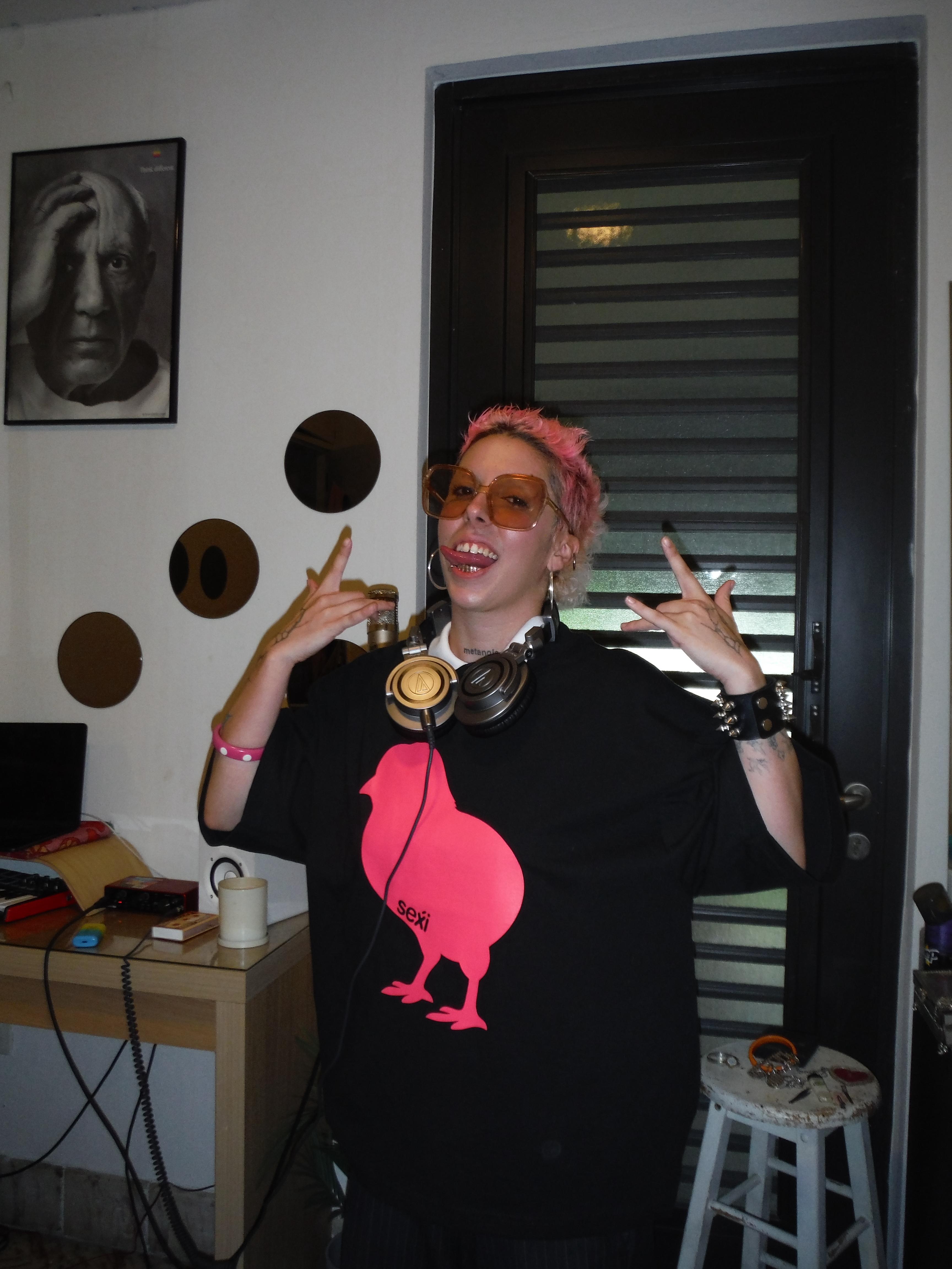 pollito tee